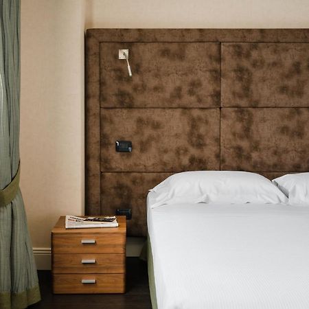 Hotel Cora Carate Brianza Dış mekan fotoğraf