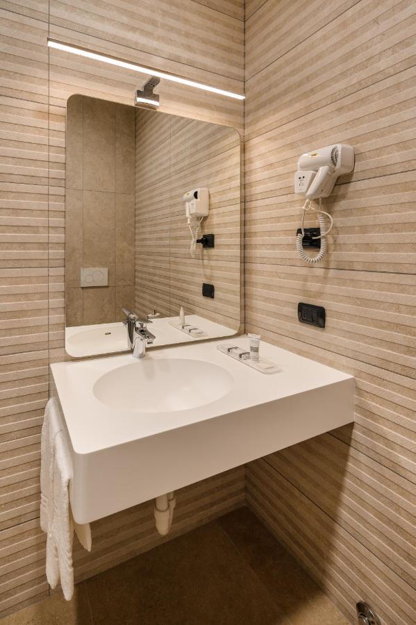 Hotel Cora Carate Brianza Dış mekan fotoğraf