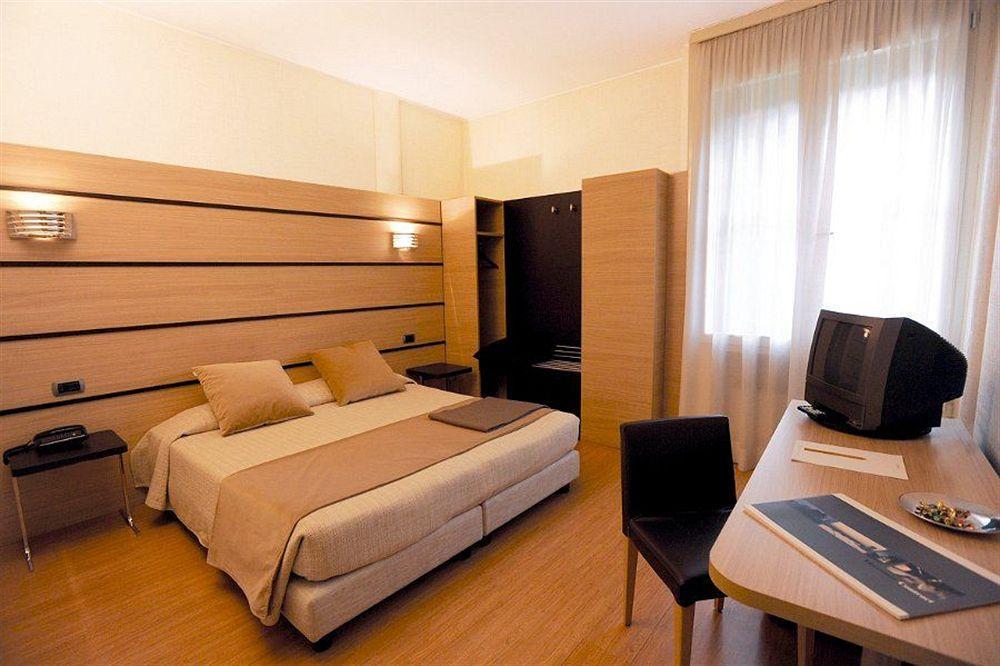 Hotel Cora Carate Brianza Dış mekan fotoğraf