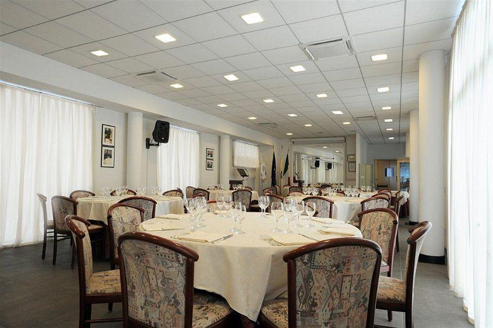 Hotel Cora Carate Brianza Dış mekan fotoğraf