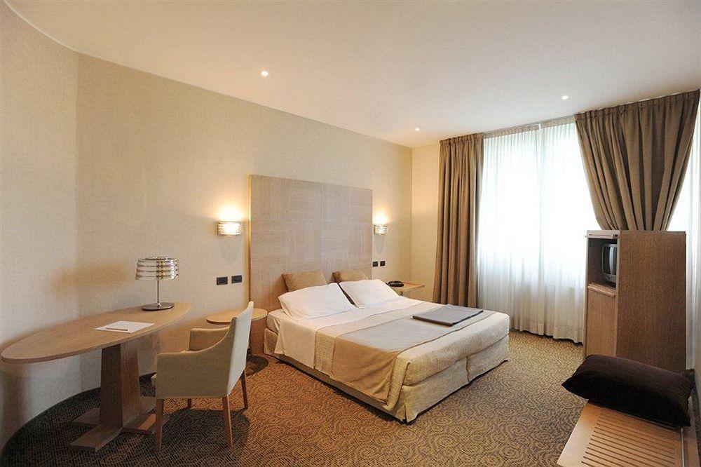 Hotel Cora Carate Brianza Dış mekan fotoğraf