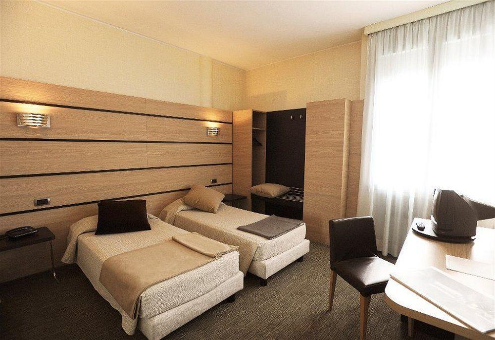 Hotel Cora Carate Brianza Dış mekan fotoğraf