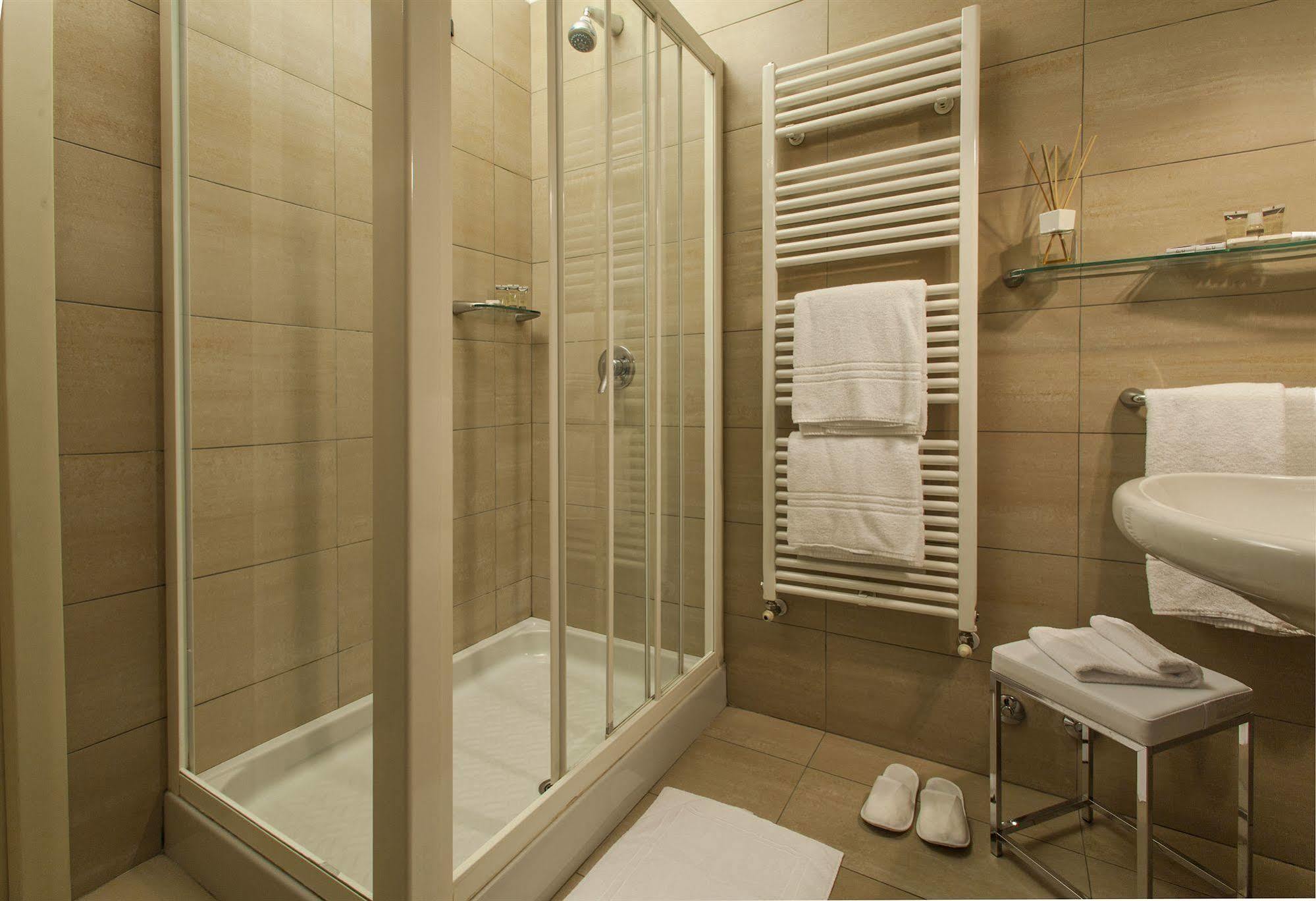Hotel Cora Carate Brianza Dış mekan fotoğraf