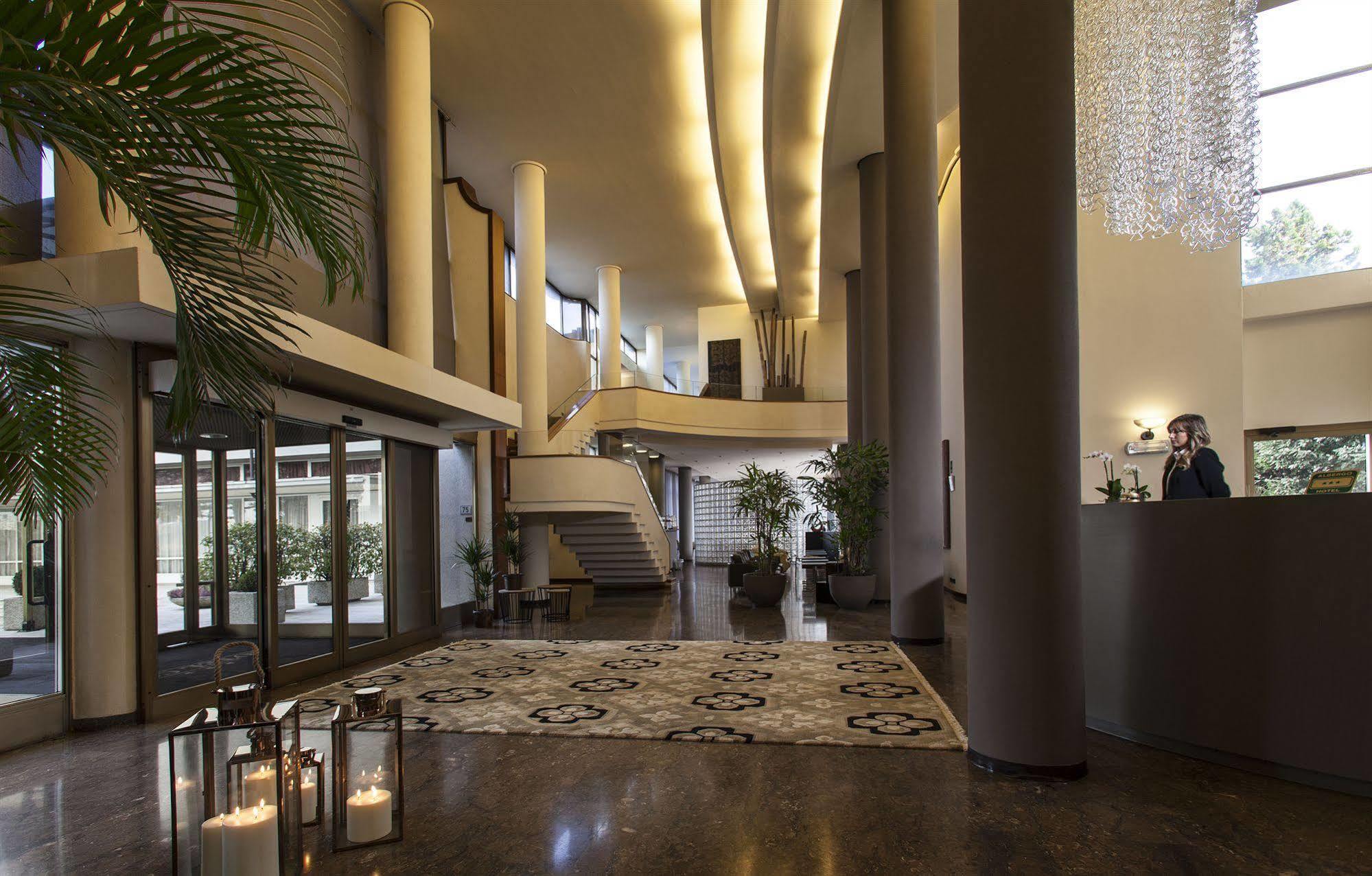 Hotel Cora Carate Brianza Dış mekan fotoğraf